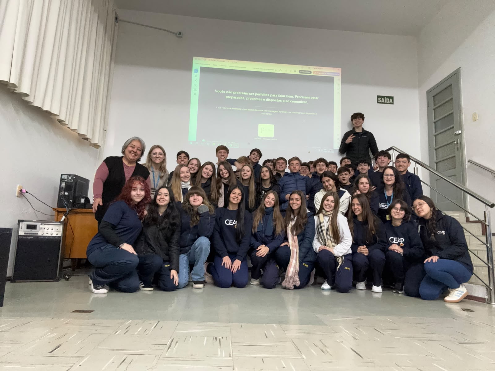 9º ano participa de oficina de comunicação e comportamento