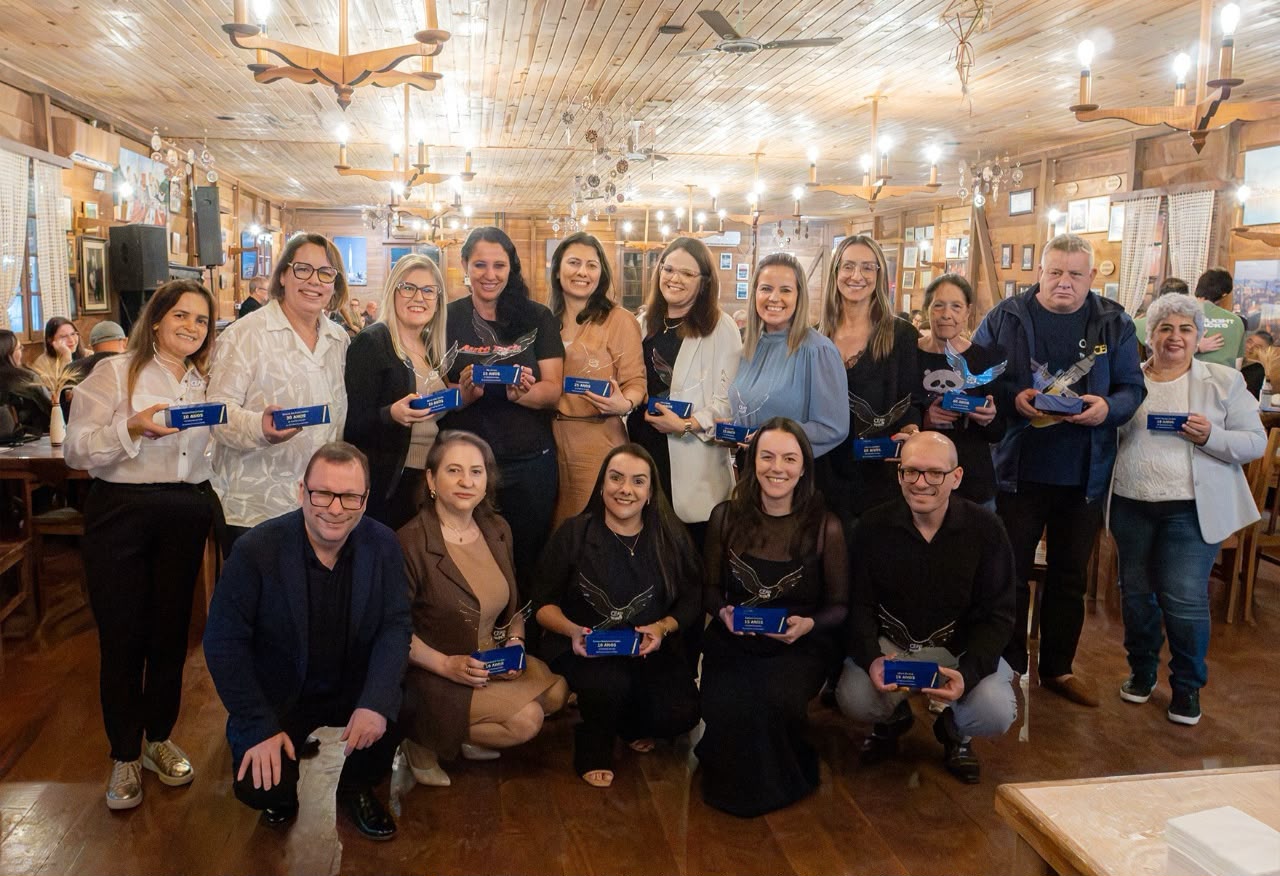 CEAP homenageia professores e funcionários