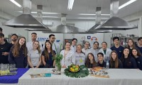 2ª série do EM - Itinerário Ciências da Natureza no laboratório de Nutrição da Unijuí